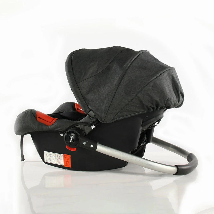 Petit Bebe Car Seat Black مقعد سيارة للاطفال من بيتيت بيبي اسود