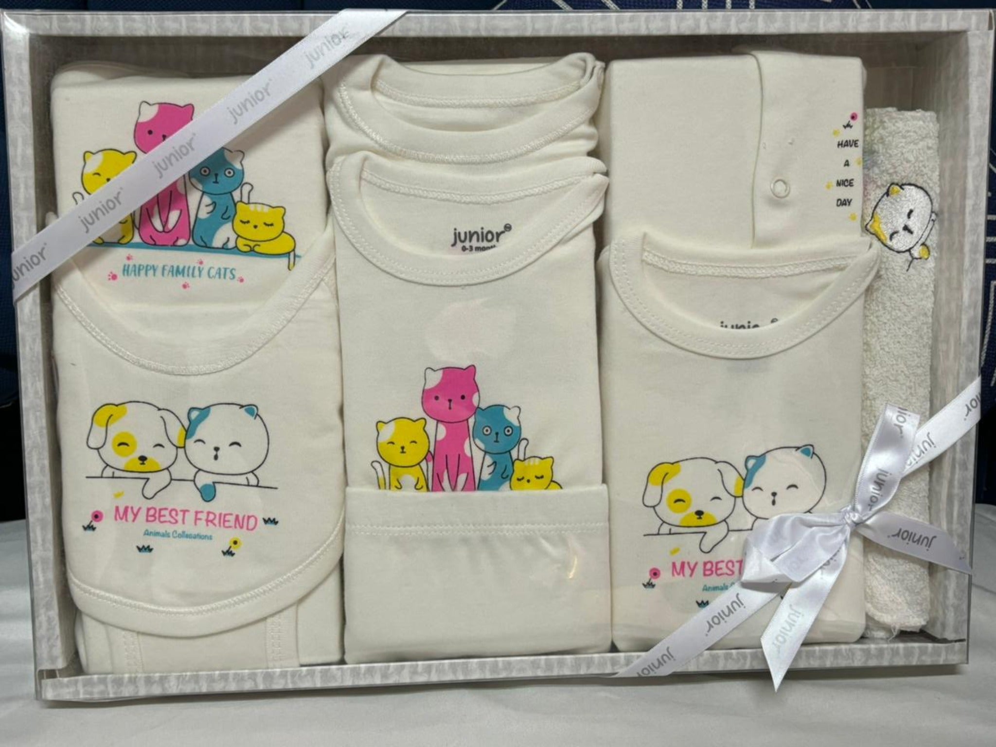 Junior Baby Fashion Gift set for newborn to 3 months 10 pieces اطقم الولادة من جونيور من سن يوم ل 3 شهور 10 قطعه